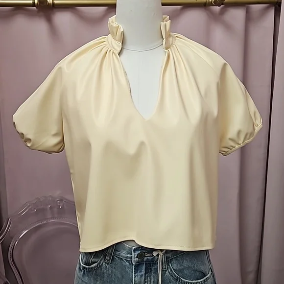 'Olivia James' buttercream Elizabeth Top Leather - Picture 3 of 5